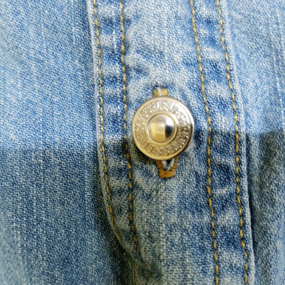 Levi's Denim Shirt Metal Buttons HAS FLAWS - Picture 3 of 15